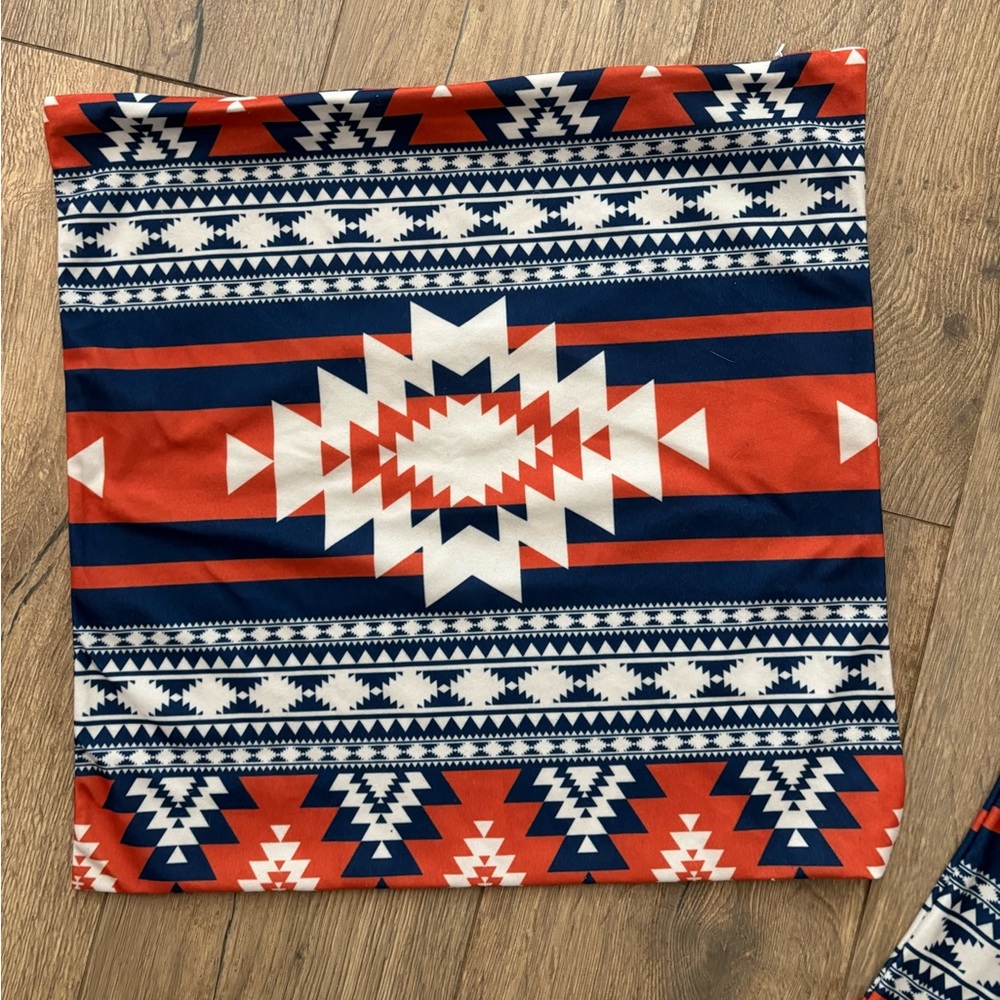 Set of 2 Aztec Cabin-core micro fiber zippered pillow covers 18 inches square - Picture 7 of 8